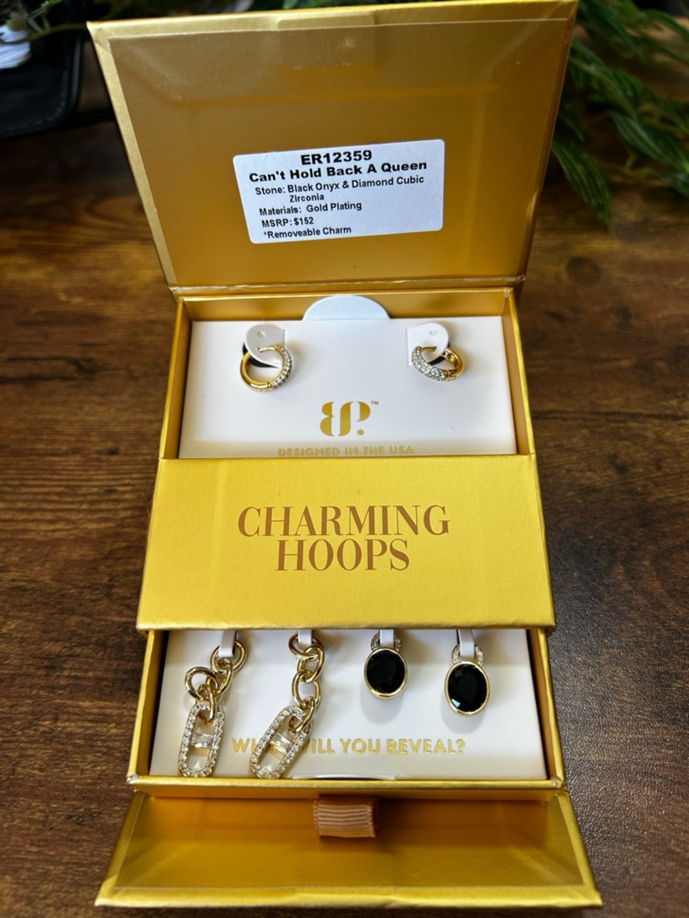 Bomb Party Charming Hoops “Can’t Hold Back A Queen”, Gold